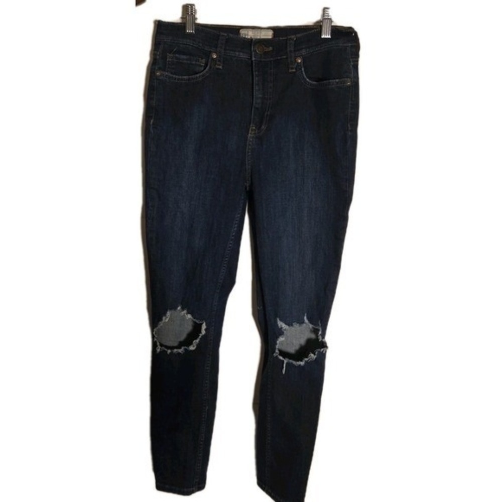 Free People Roller Crop Skinny Jeans — Size 29,‎ Dark Indigo, Distressed Knee